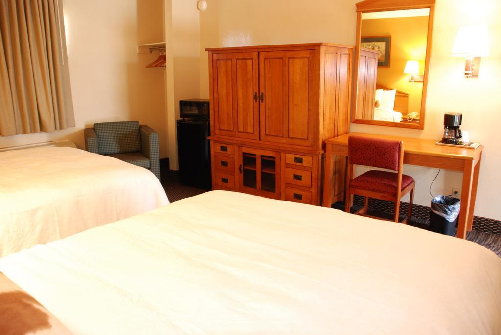 Apple Tree Inn Lindale Екстер'єр фото