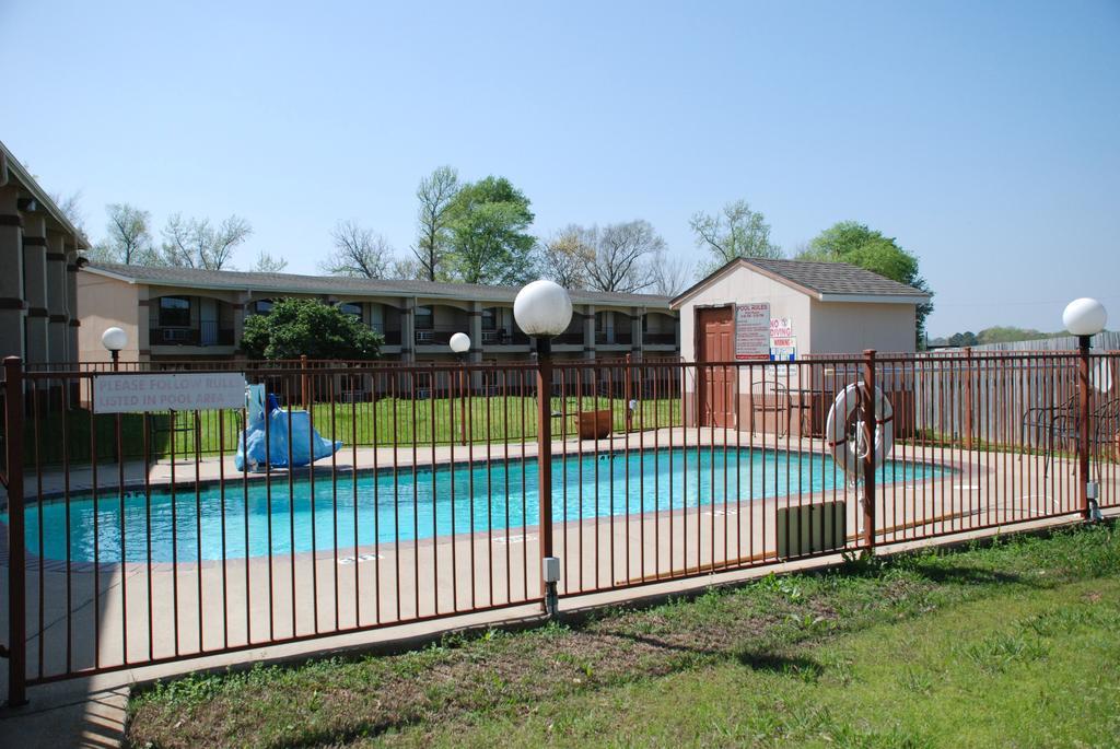 Apple Tree Inn Lindale Екстер'єр фото