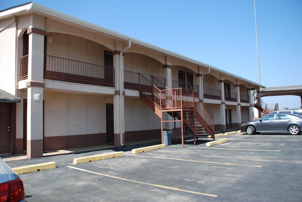 Apple Tree Inn Lindale Екстер'єр фото
