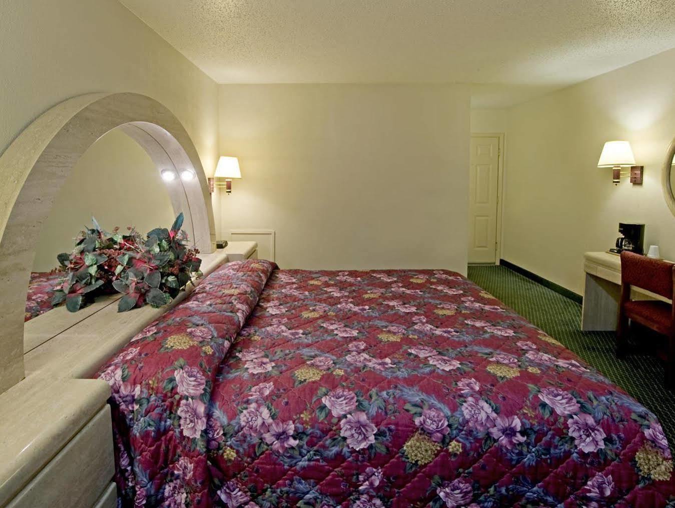 Apple Tree Inn Lindale Екстер'єр фото