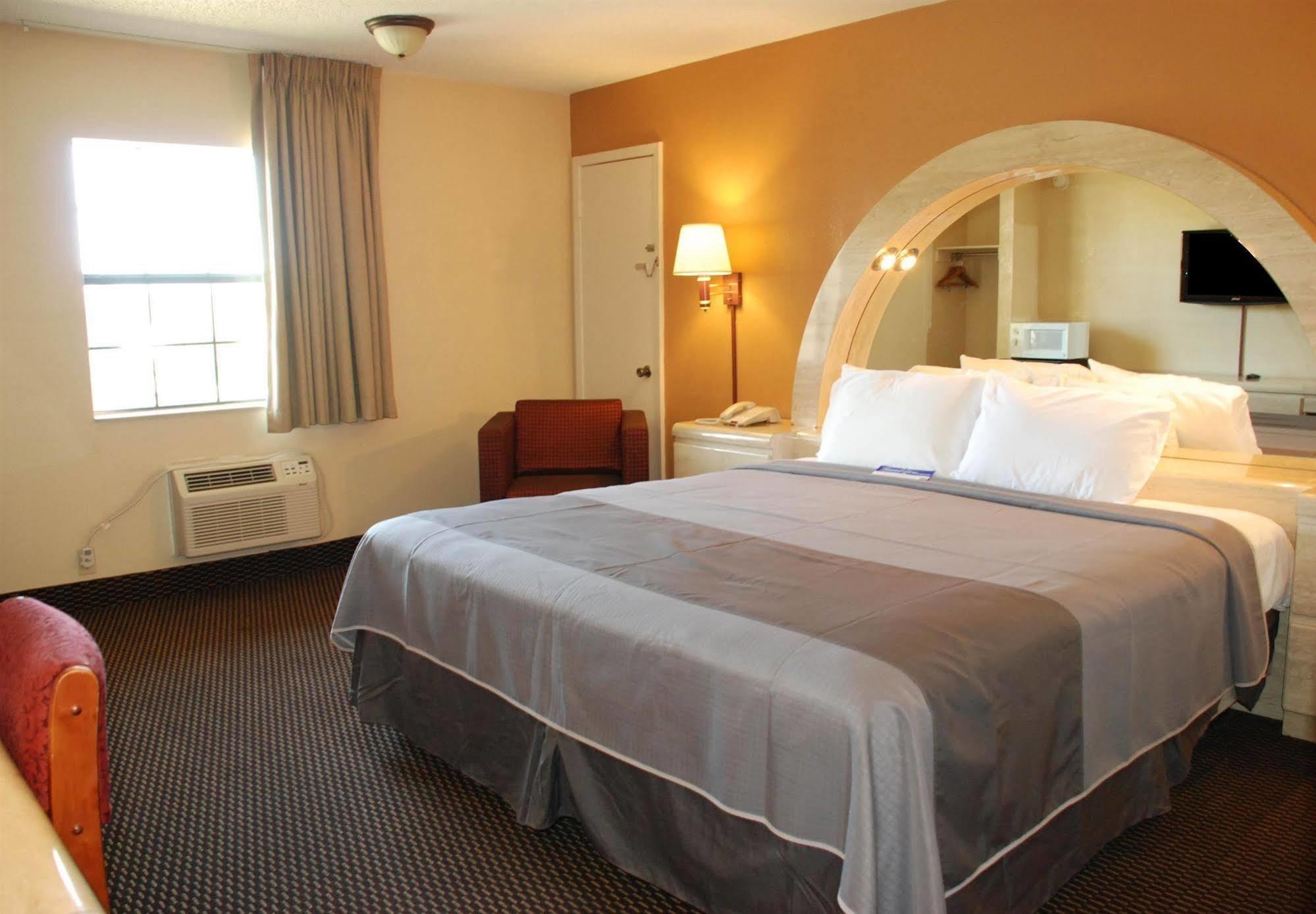 Apple Tree Inn Lindale Екстер'єр фото